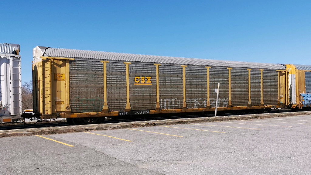 CSX B2439 (Body) TTGX 973670 (Flat)